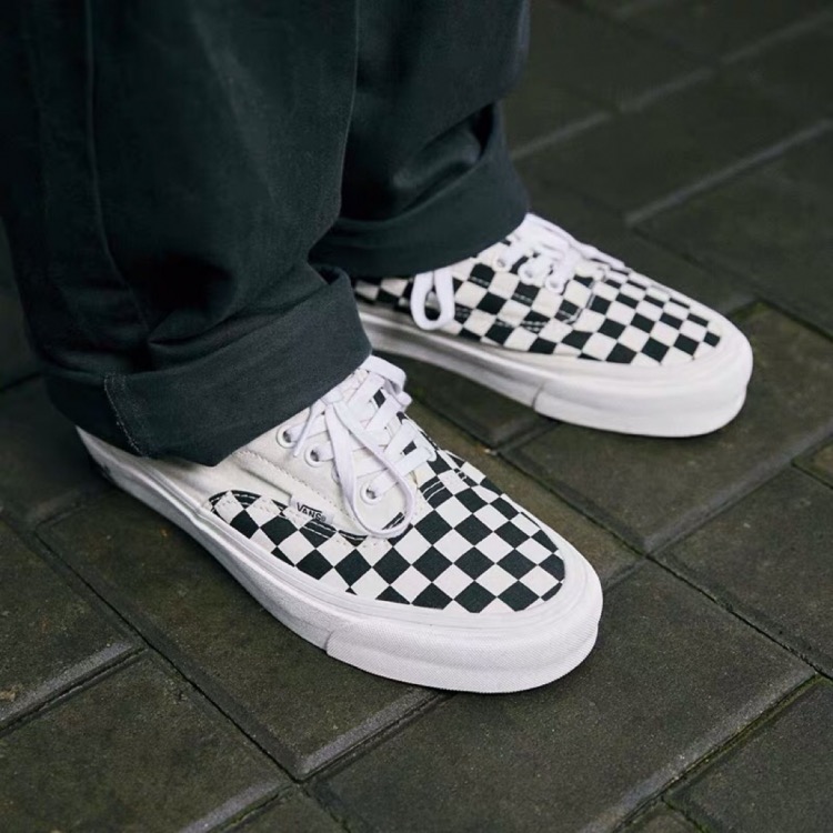 700元左右的低帮鞋,700元低帮后卫实战鞋