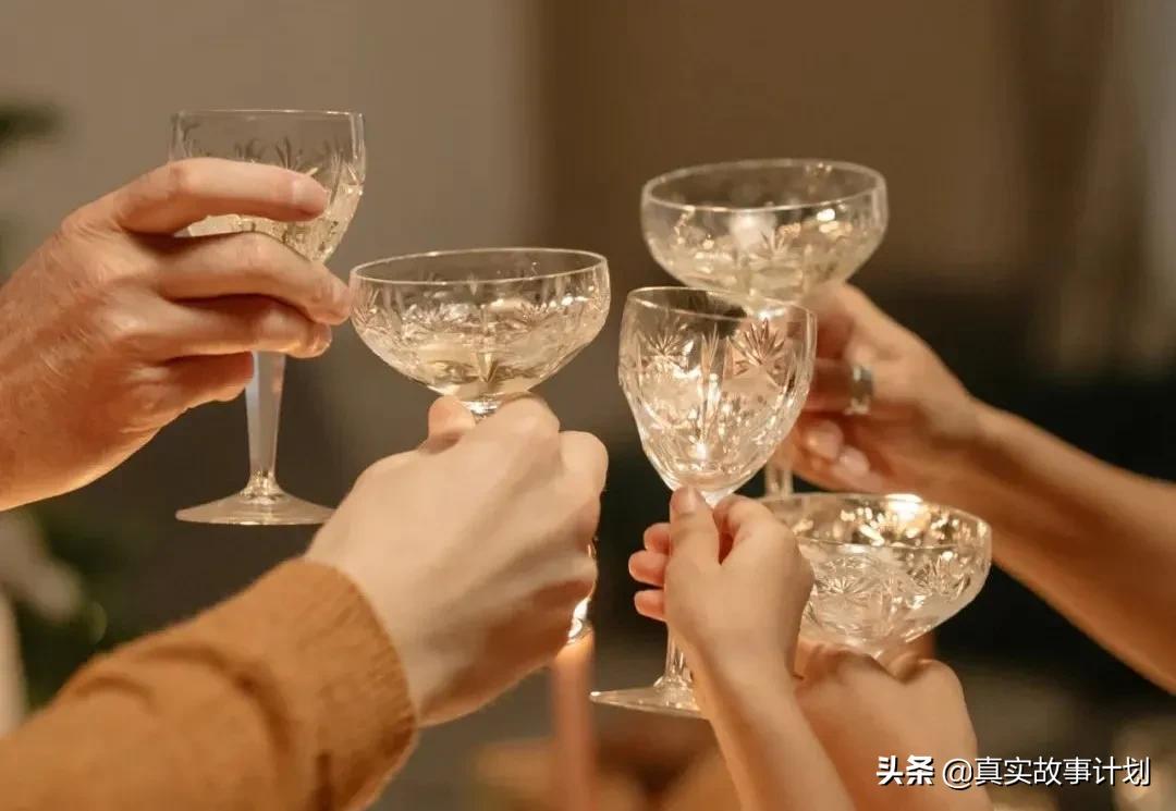 送了份子钱被拉黑了,因为份子钱给不够多被同学拉黑