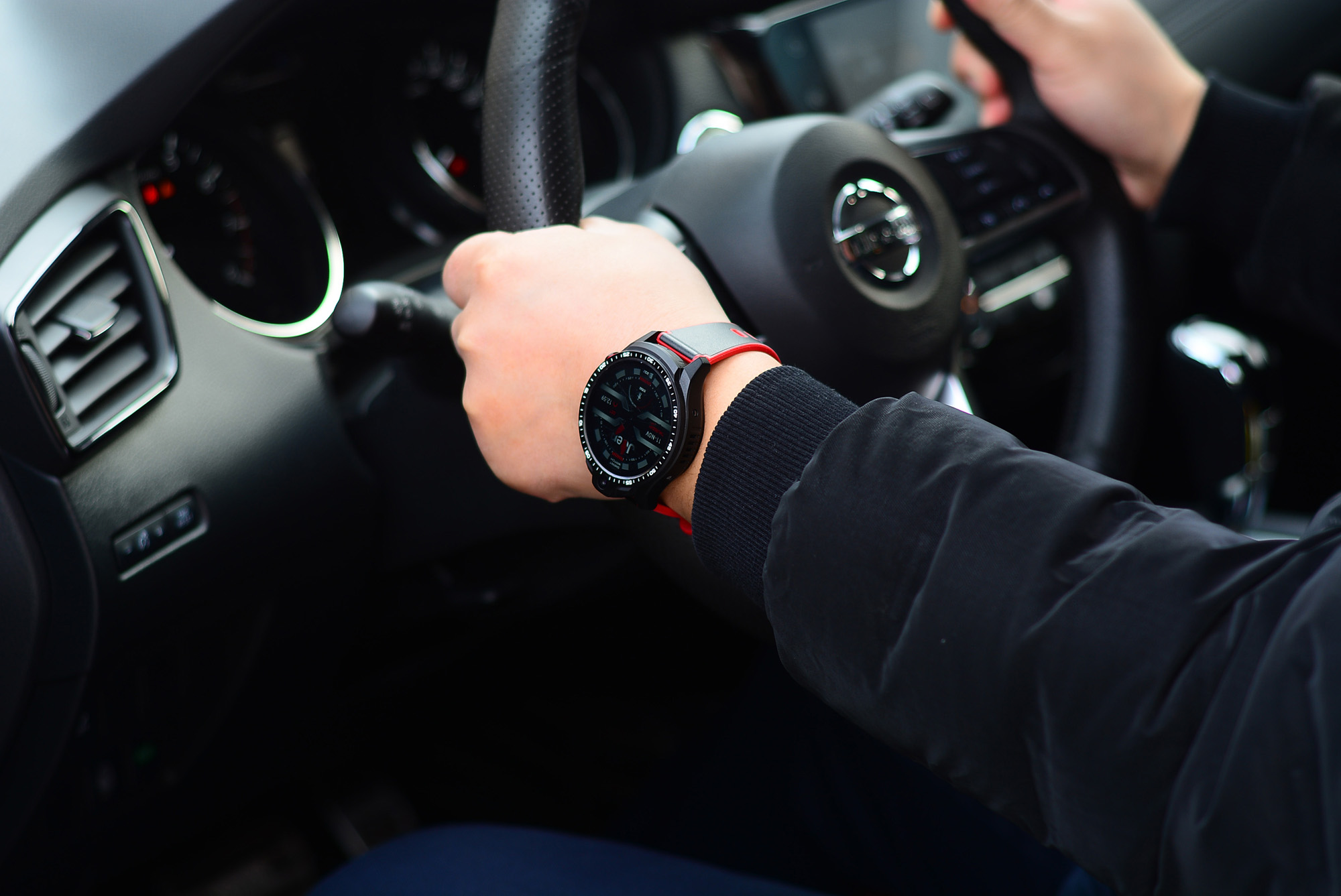 内存128g可插卡的电话手表,jeep黑骑士手表打王者