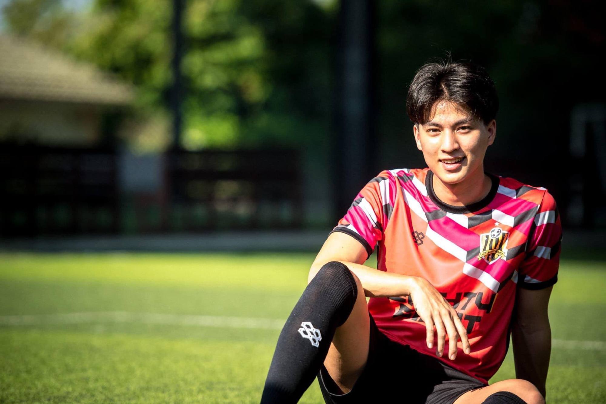 足球少年糕卡娜：热爱足球的他快乐无比