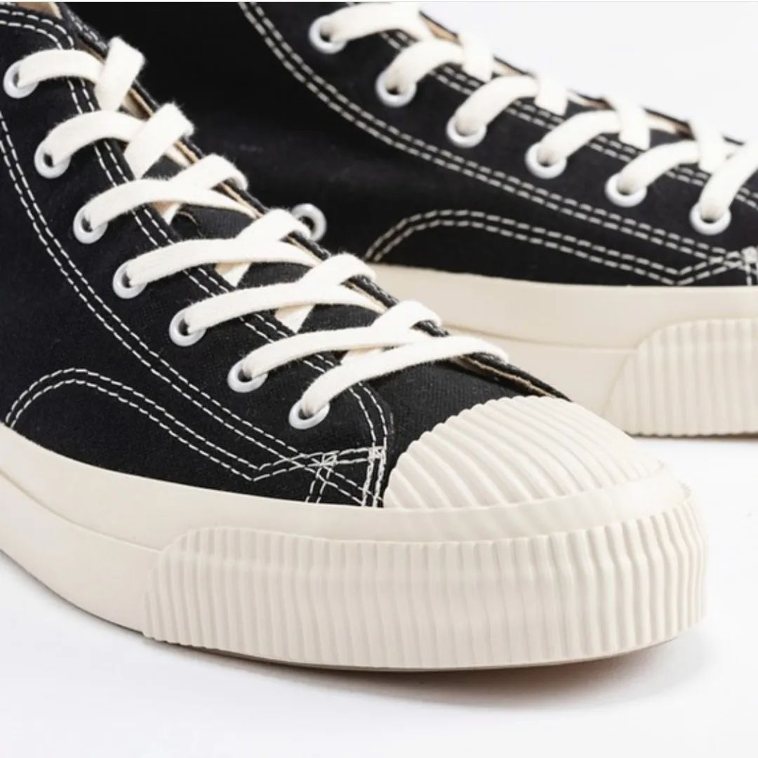 今年流行的帆布鞋宽头,今年流行的帆布鞋花纹