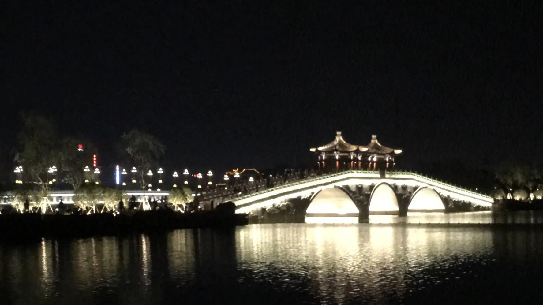 开封夜市小吃本地人常去的,开封西司广场最好吃的夜市