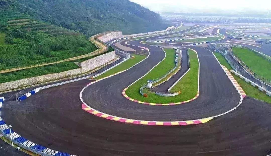 政府主导全民参与共建,政府推动全民参与