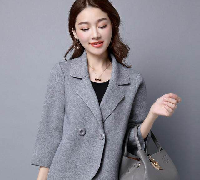 30多岁女性穿哪款大衣显气质,35岁女人大衣推荐