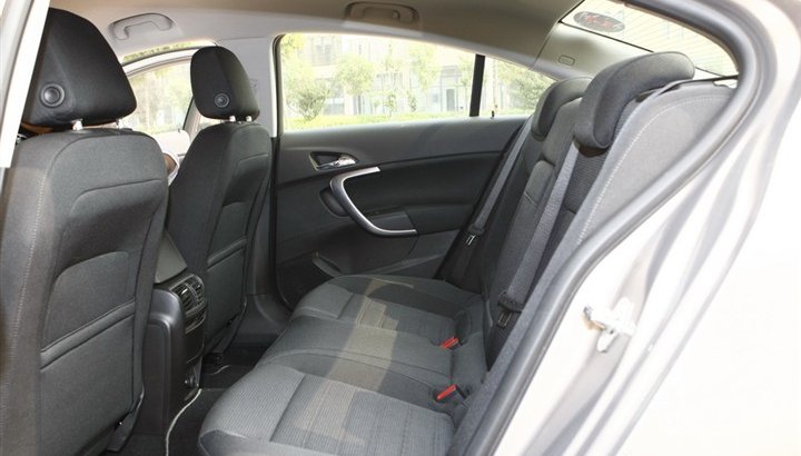 别克君威上市带来的全新印象,别克君威称为b级车性价比之王