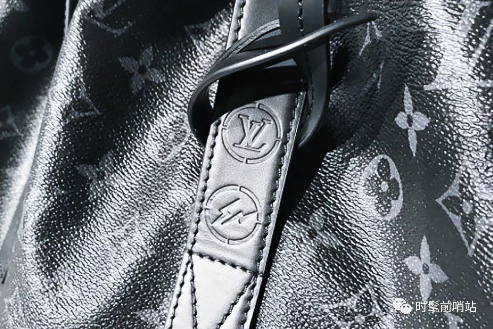 lv老花三合一都是一个颜色吗,lv第三代腕表价格