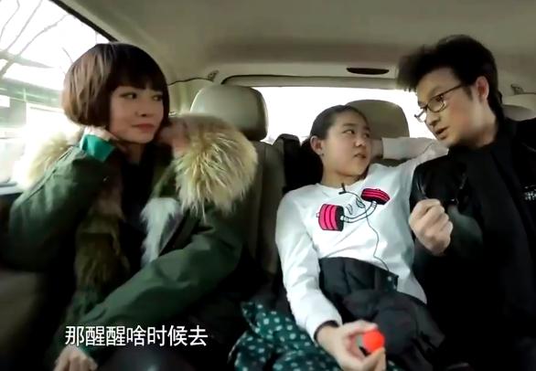 汪峰带大女儿现身,汪峰16岁大女儿坐豪华游艇度假