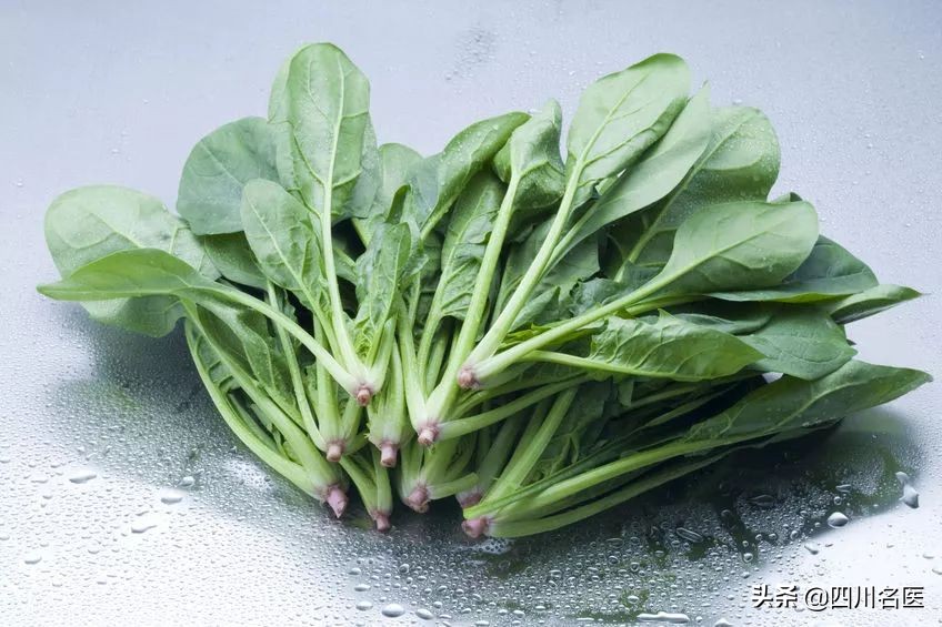 58岁男子吃柚子导致无法行走,58岁男子连吃7天柚子致肌肉溶解