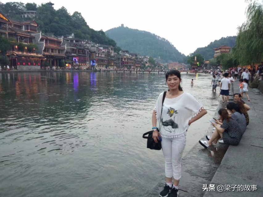 湘西明珠凤凰古城位于哪个省,湖南省湘西市凤凰古城