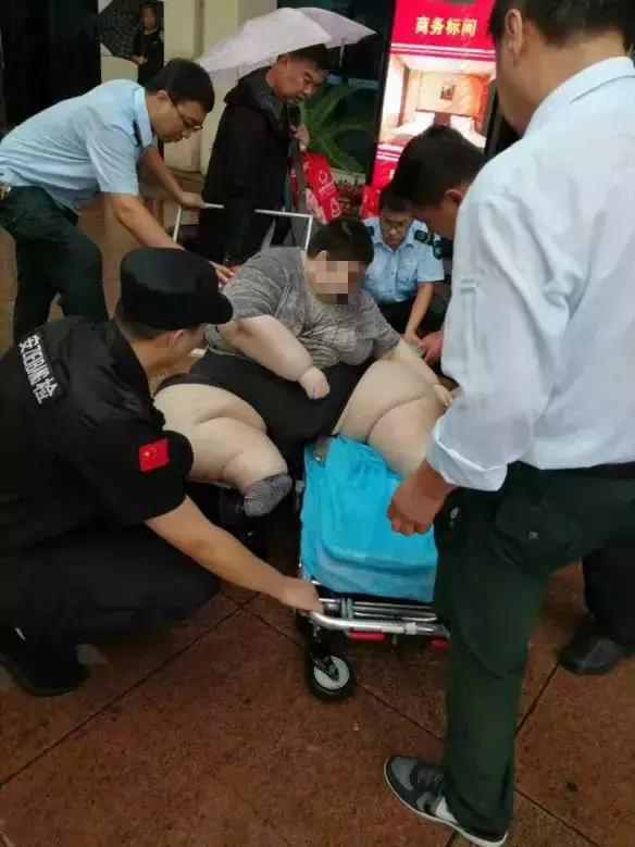 【抗击“利奇马”】风里雨里，总有天使守护你！