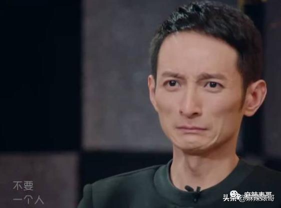 和小鲜肉牵手摸脸，又让人想到他7年前的瓜…