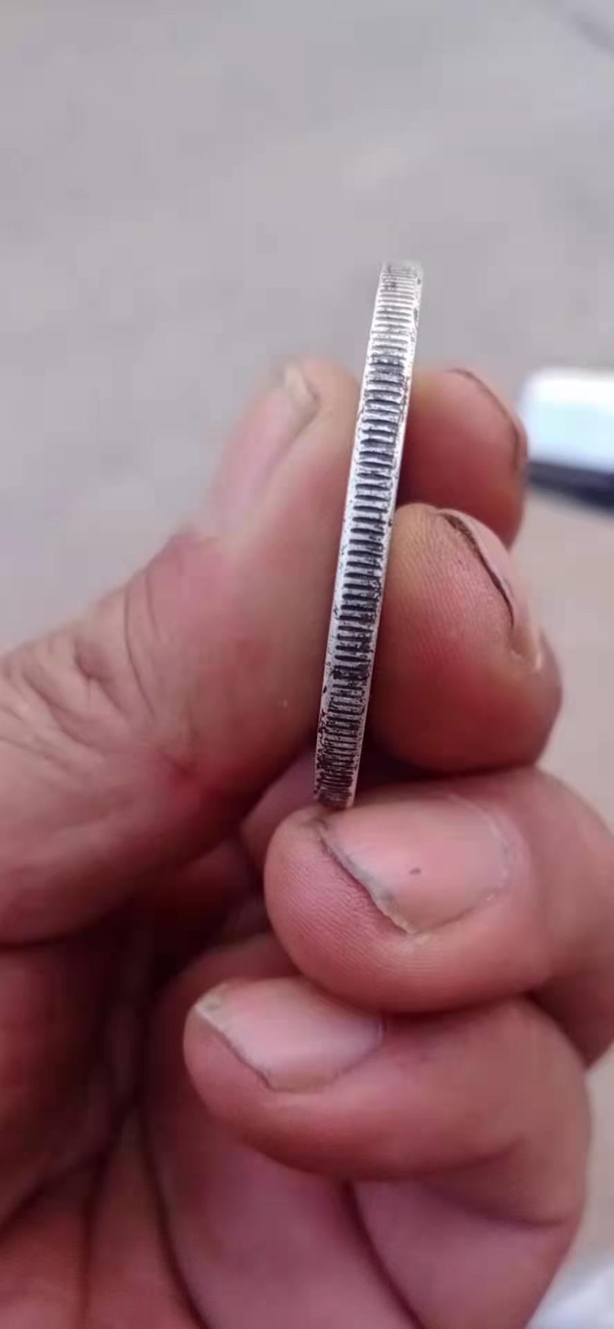 中国第一套人民币银币多少钱一套,第五套人民币珍藏纪念银元