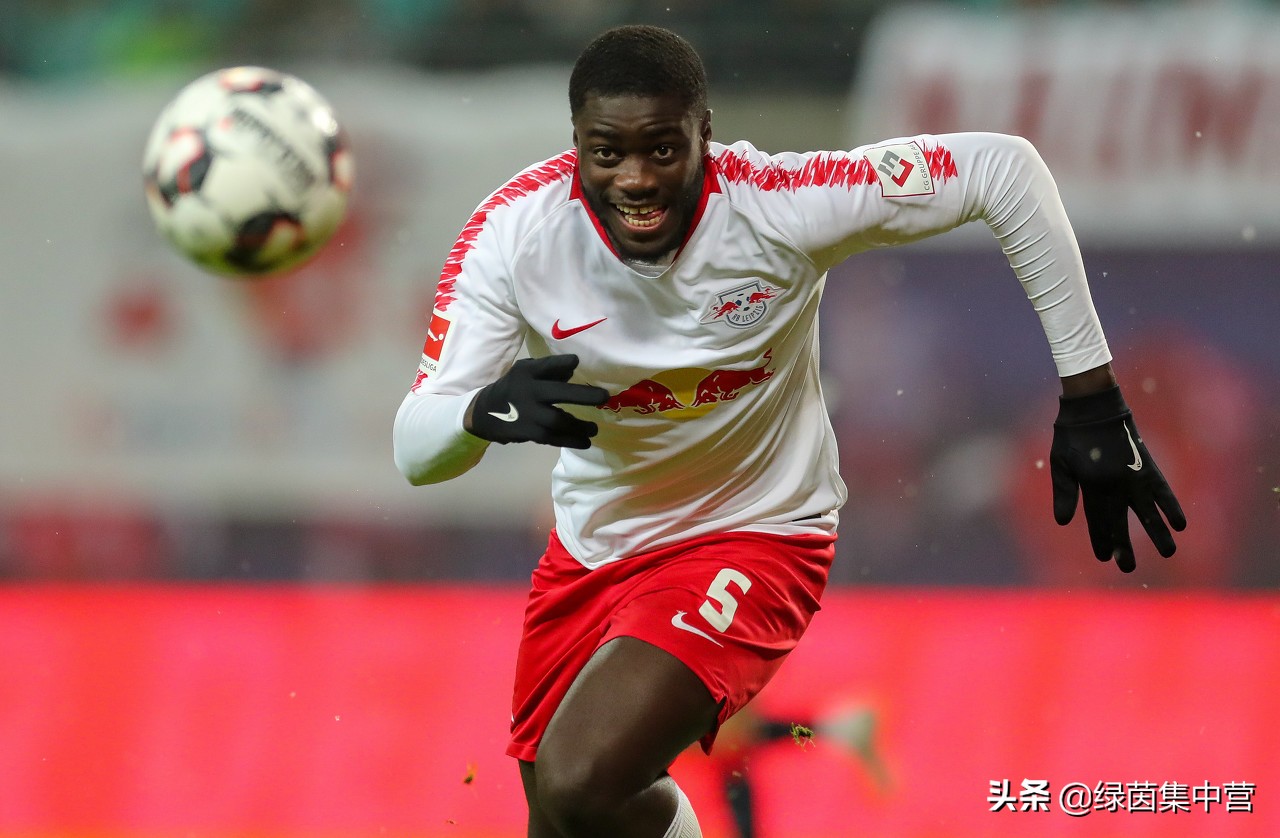 斯卡洛尼吼乌帕梅卡诺,乌帕梅卡诺破单刀