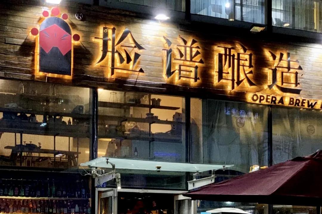 青岛即可以看海还能吃海鲜的地方,去青岛吃好海鲜看大海心情自然好