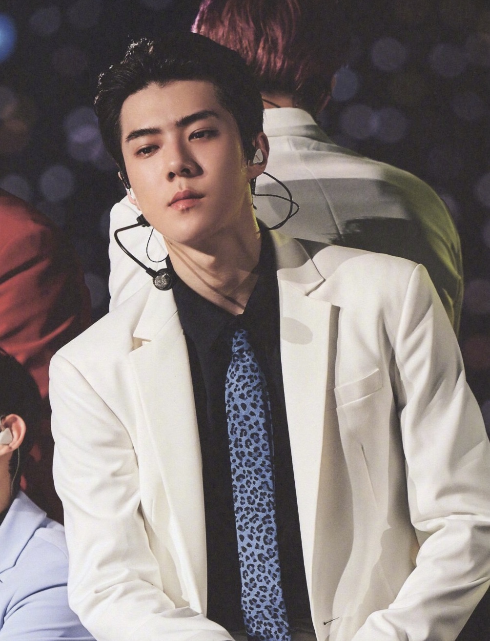 韩国明星收到粉丝的礼物感动哭了,韩国明星收到昂贵礼物