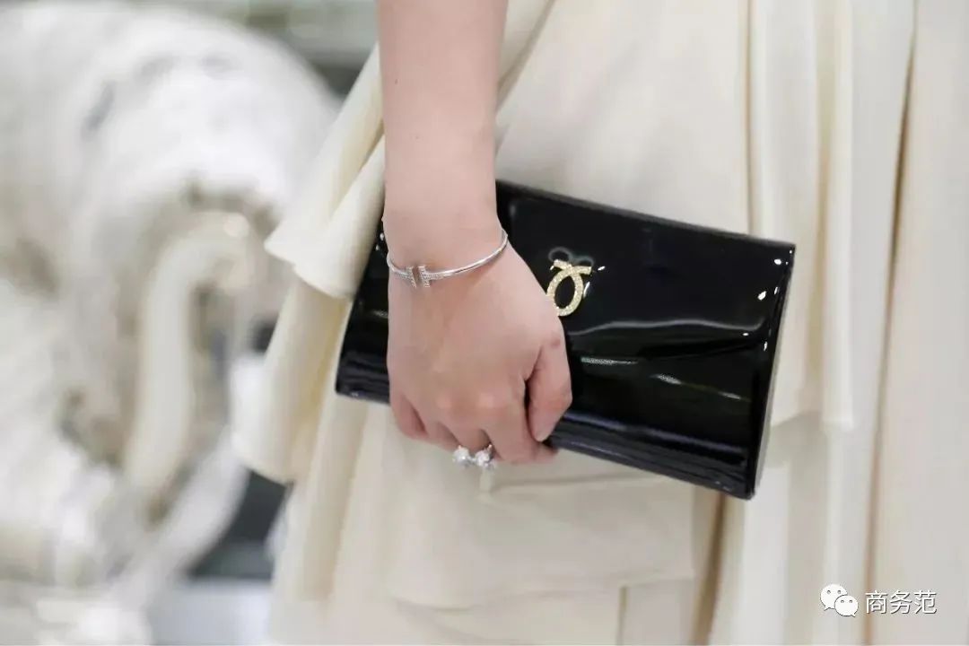 职场女生第一个包包,职场girls