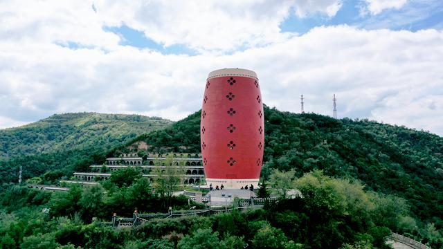 走进延安—登顶圣地宝塔山，感受安塞腰鼓山，游览佛道合一云台山