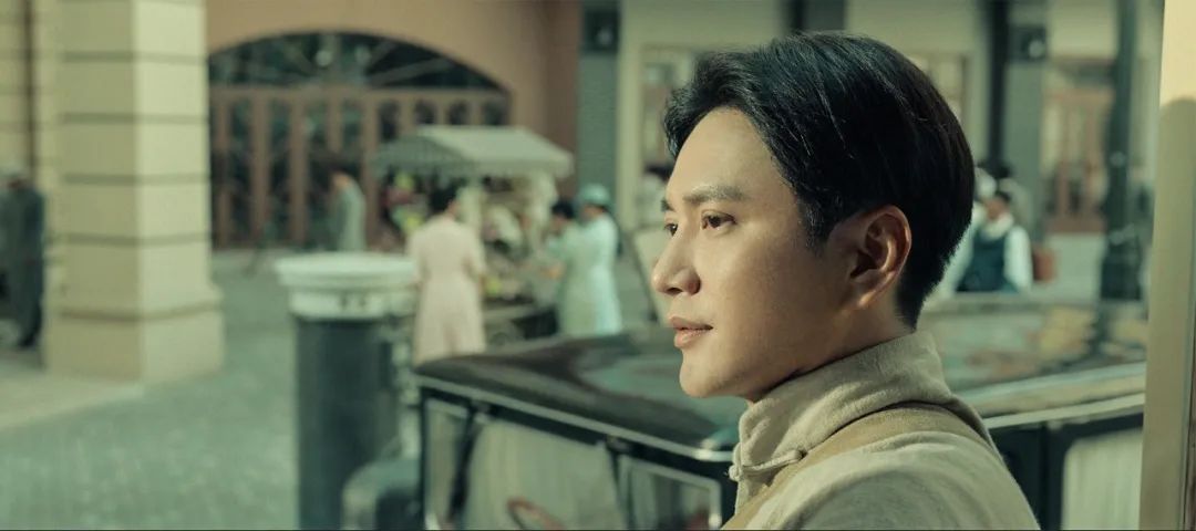 郭沫若说青年毛*东泽**貌如女子，却不知其精通拳术击剑，是足球健将