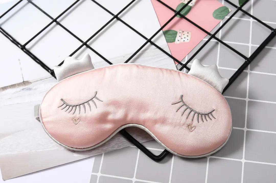 女性眼纹怎么护肤,眼部护肤的正确步骤