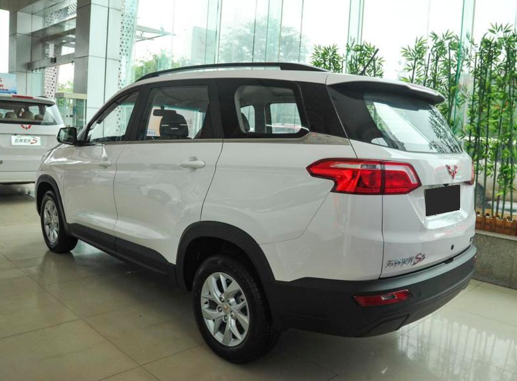 长安cs75plus和五菱宏光s3,五菱宏光s3买1.5l和1.5t哪个好