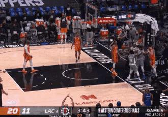 詹姆斯今日高光瞬间,詹姆斯高光时刻回顾