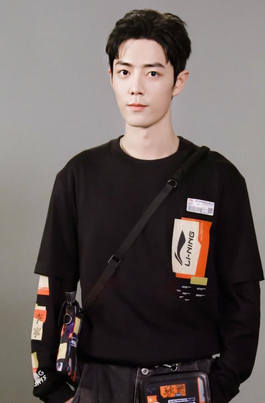 白敬亭上脚安踏跑鞋,安踏氮科技跑鞋白敬亭同款