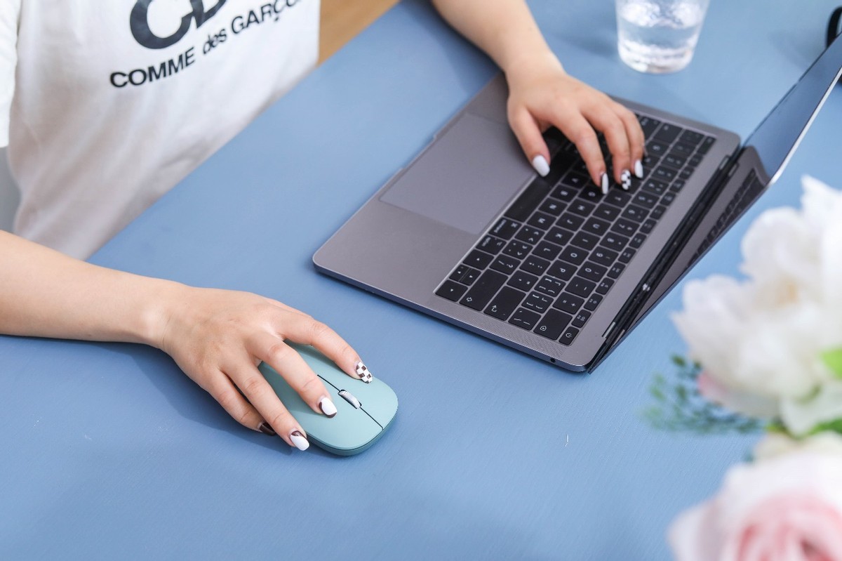 最好用的超薄蓝牙鼠标测评,公认手感最好的一款蓝牙鼠标