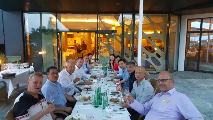 那些远在海外的茅台先生除了卖酒还做了啥？