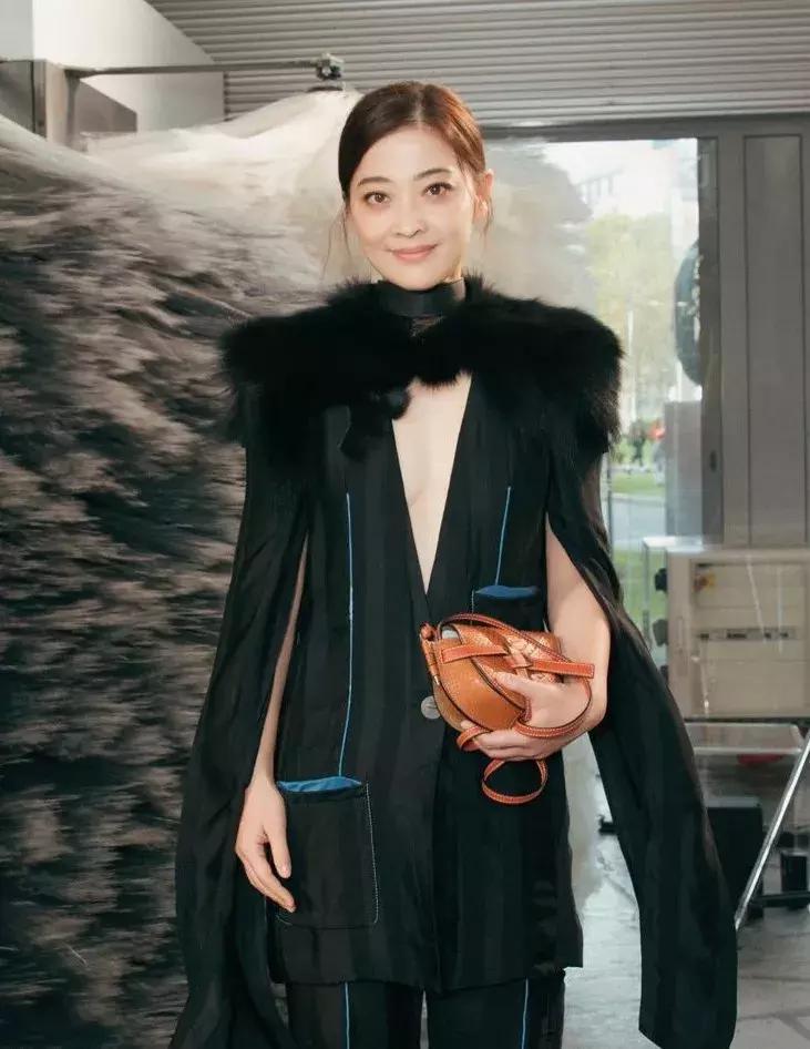 买包女生,买包的都是美女