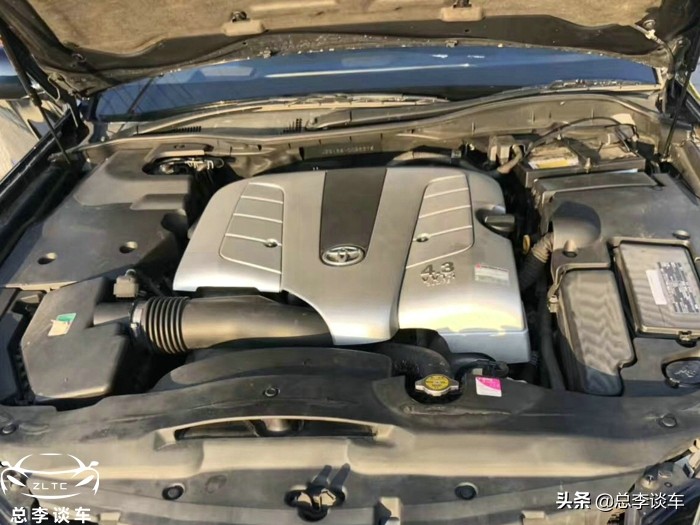 落地100万豪华车,落地价100多万的皇冠