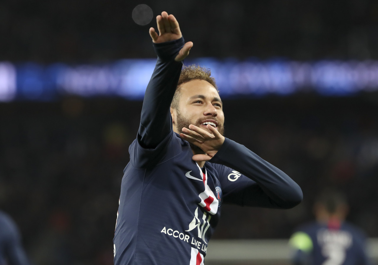 巅峰时期罗纳尔多和贝利谁更厉害,贝利和罗纳尔多谁技术好