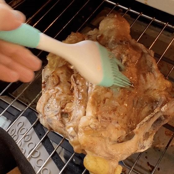 整个朋友圈都在刷《动森》，而我却爱上了在厨房刷锅