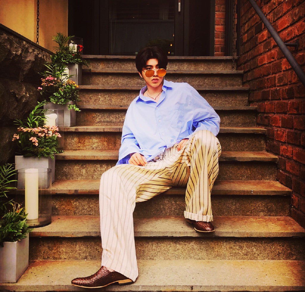 蔡徐坤青春有你二服装造型帅炸,青春有你蔡徐坤的穿搭多少钱