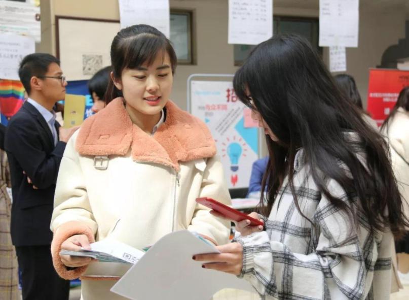 最受男生欢迎的老婆职业,最受欢迎的女友职业