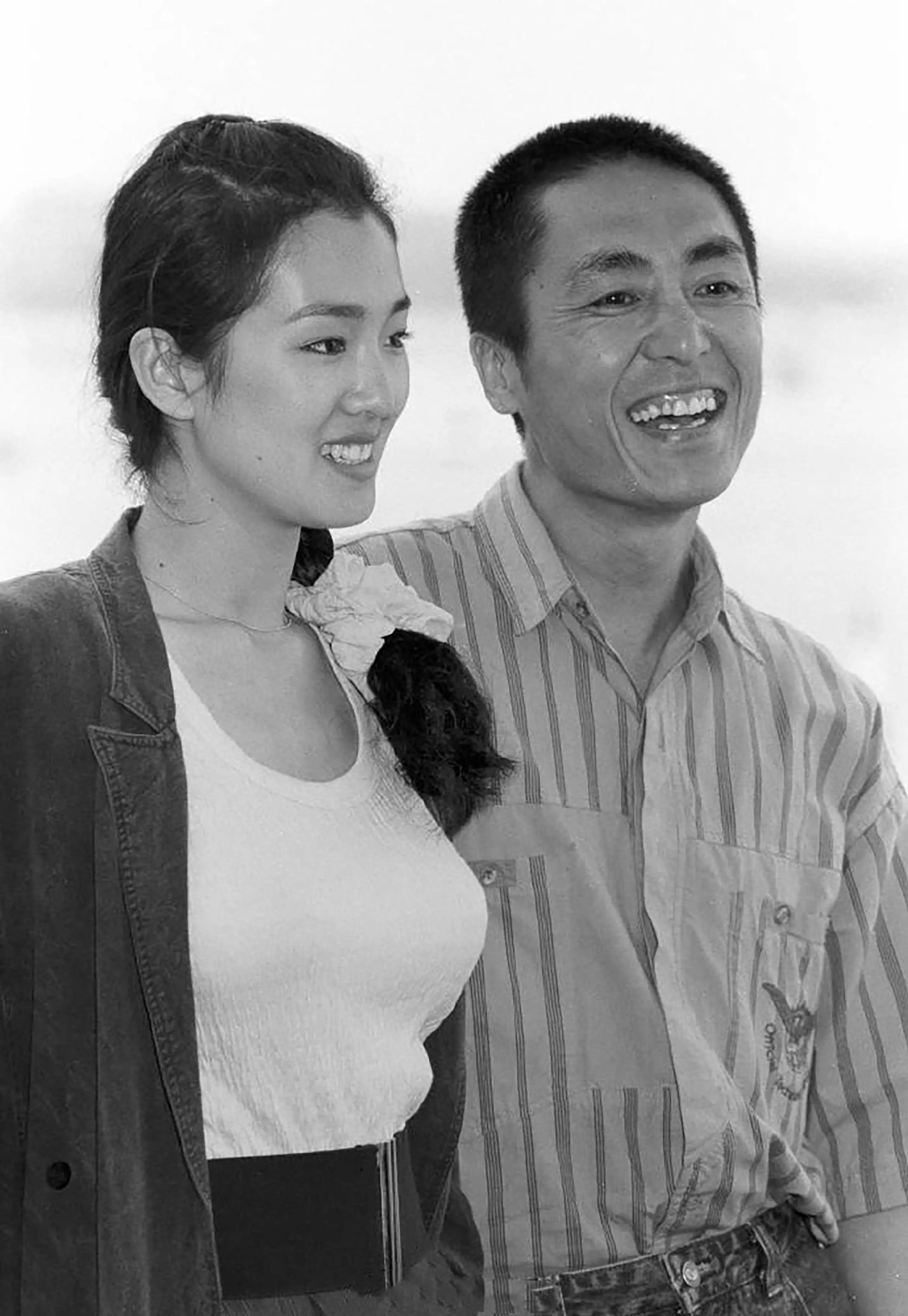 无法重拍的瞬间,梅艳芳周润发张国荣同台颁奖