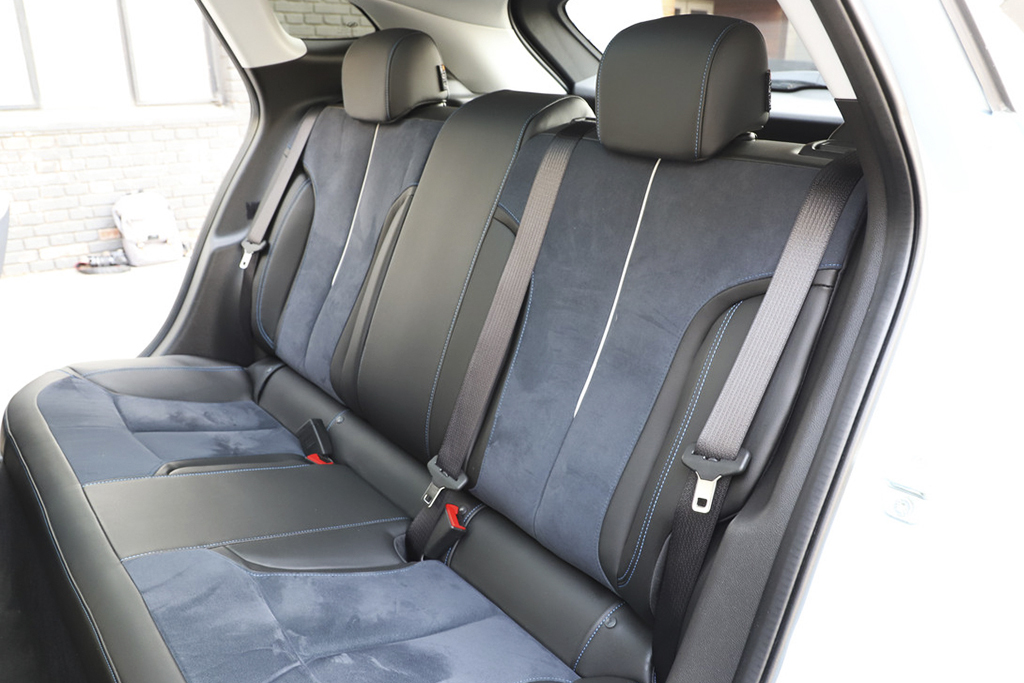 一台可以给你推背感的纯电小车,一辆让你骑着有幸福感的车子