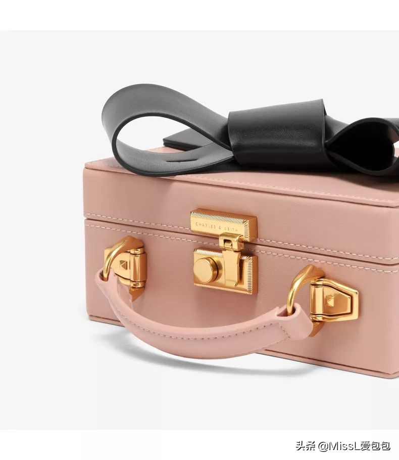 天热了来买新衣裳,天热又该买衣服了的句子