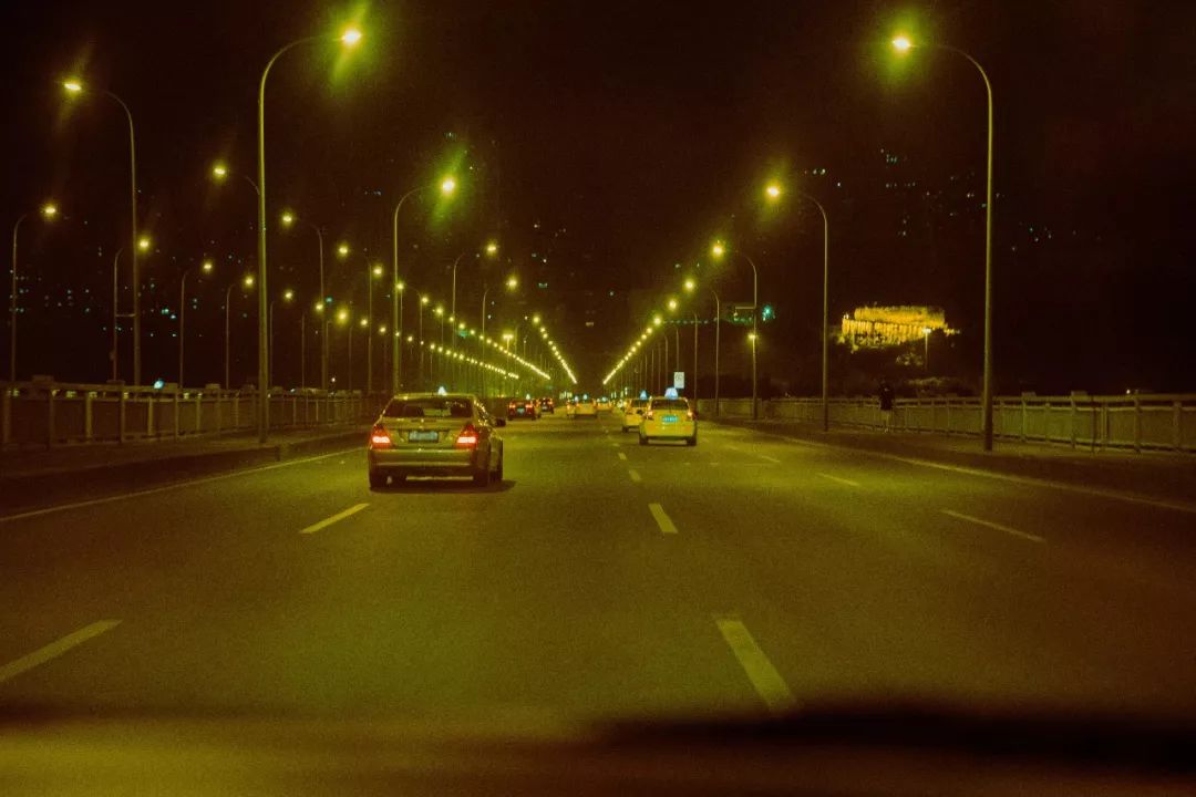 重庆最牛出租车司机带你体验,重庆出租车司机才是最牛导航