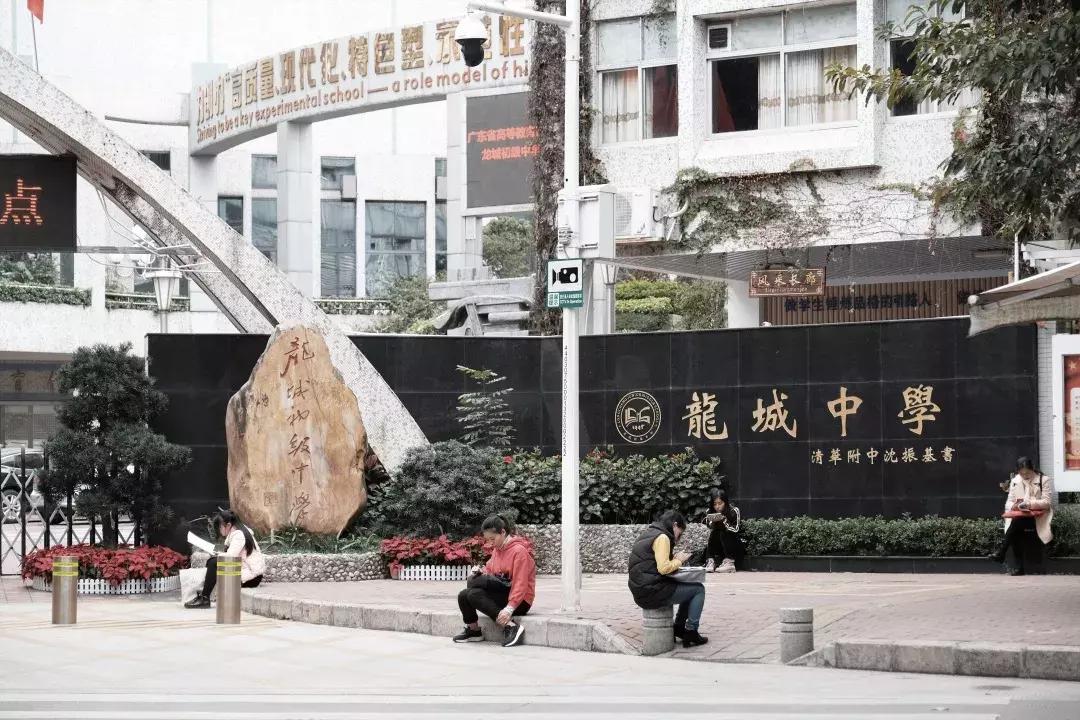 龙岗中心城壹号仓,光明和龙岗中心城