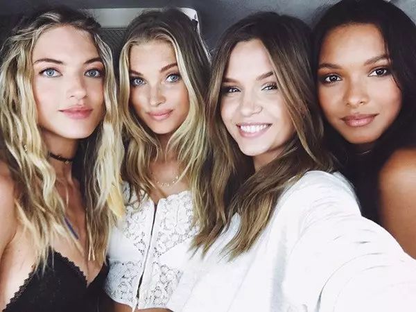 同款闺蜜发型简单时尚好看,适合闺蜜的潮流发型