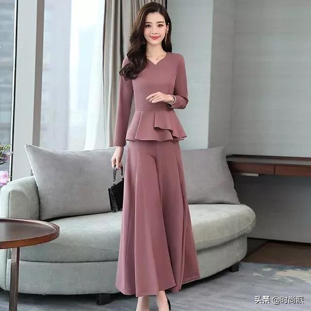 40岁穿什么鞋子百搭又好看,女人达到51岁穿这套装减龄有魅力