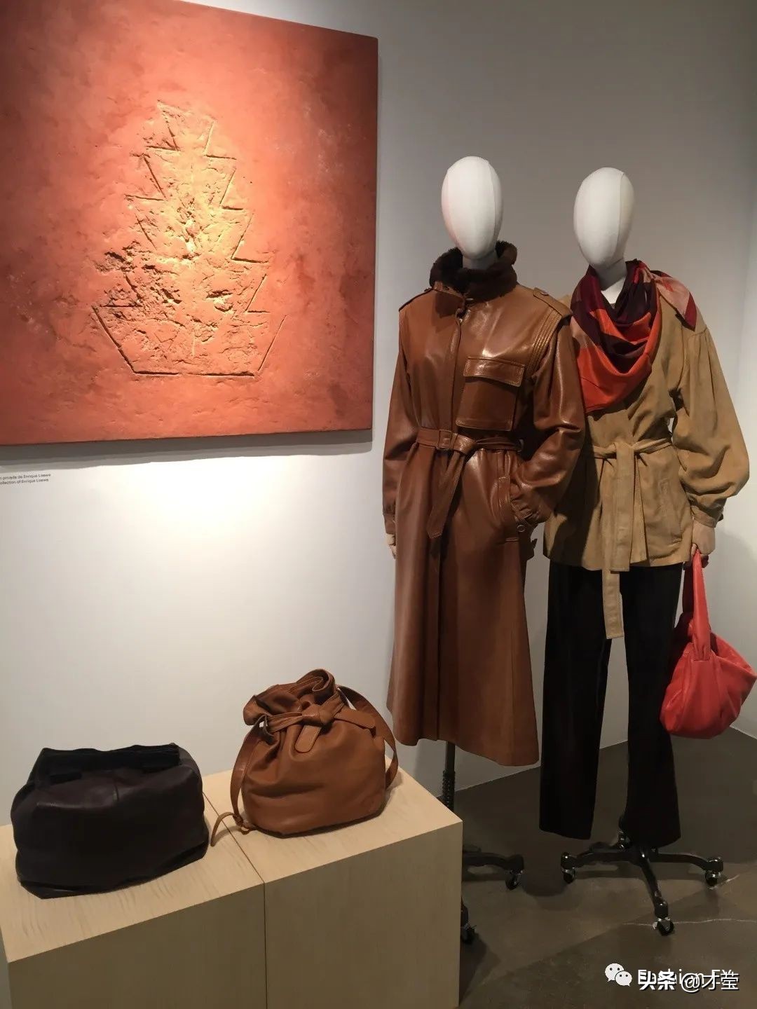 米兰读时尚管理的外国同学们，竟都爱上我这款淘宝卖几十块的包？