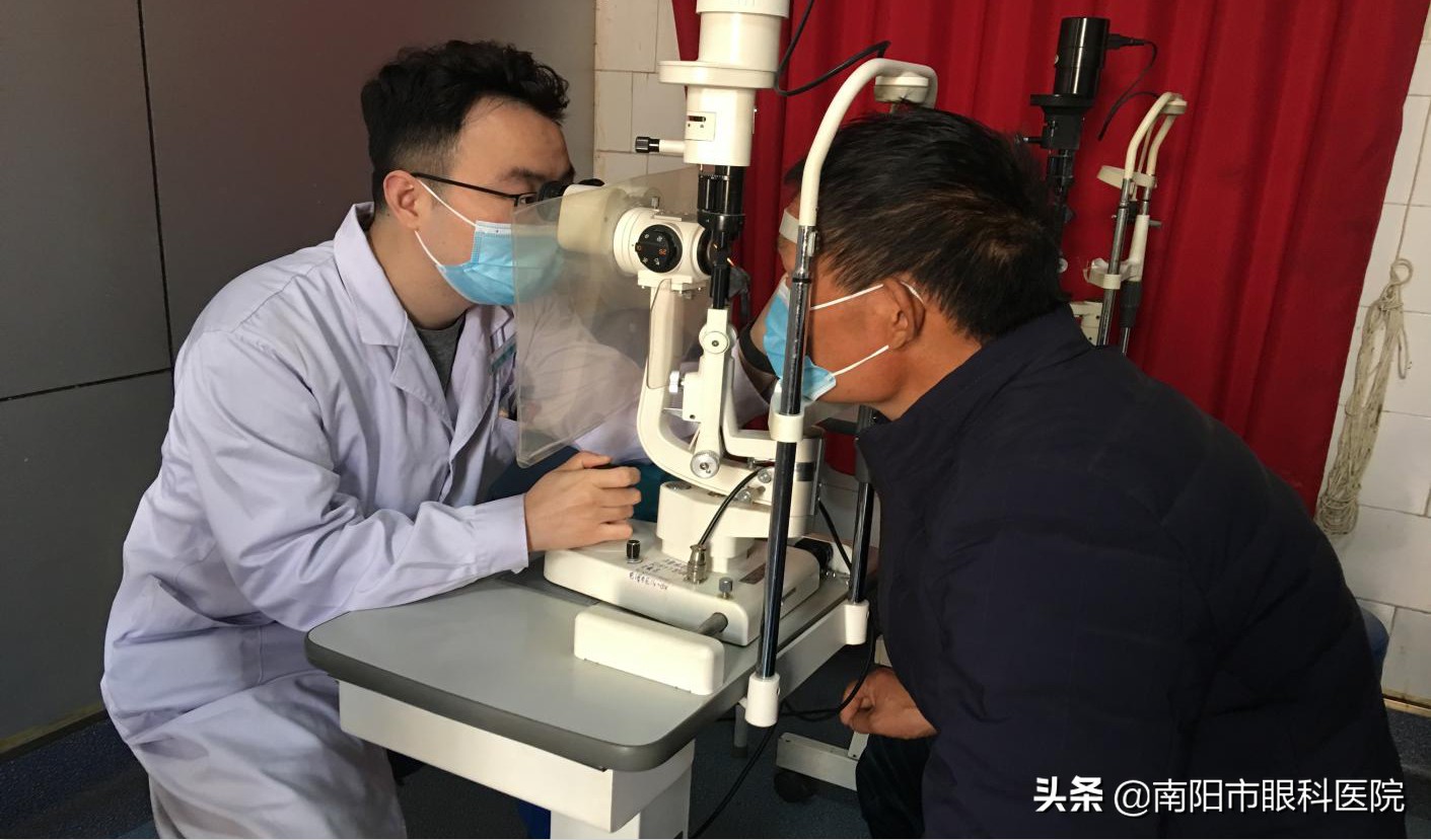 火烧伤眼部,火碱烧伤眼睛恢复图片