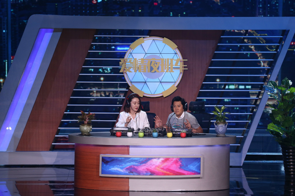 跨界喜剧王柳岩笑出双下巴,跨界喜剧王2019柳岩灰姑娘