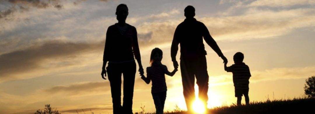 幼儿园亲子活动家长不缺席的好处,爸爸带女儿第一次独立旅行