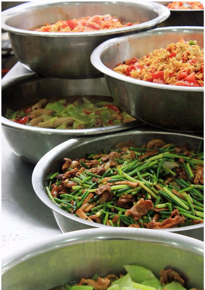 吃在“远航大酒楼”，绵阳学生的最高伙食标准