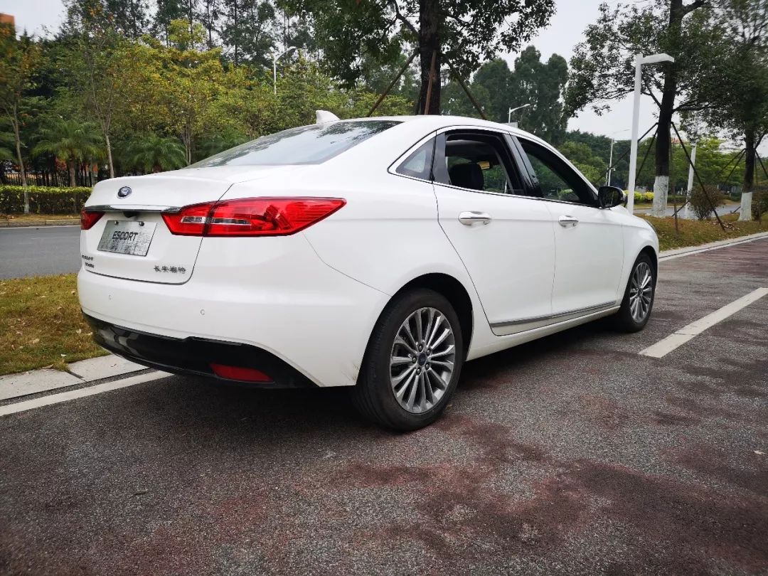 试驾最新款福特福睿斯视频,2018款福特福睿斯手动挡试驾