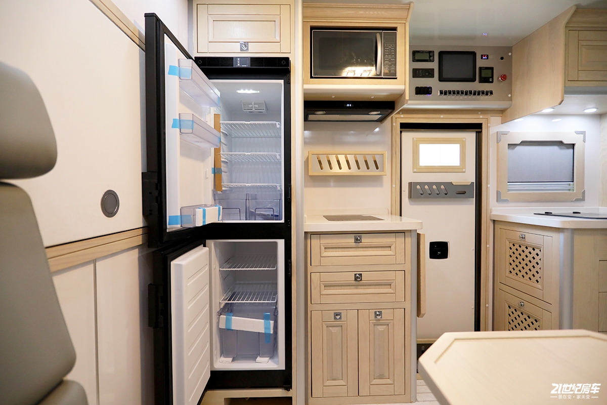 重汽越野房车最新4驱版,顶级进口man四驱越野房车