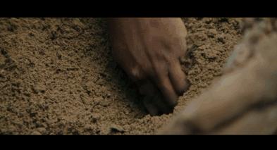 被奸杀、遭剁手，这里的人命一文不值