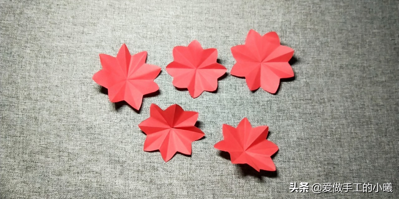 折一束玫瑰花教程简单,怎么用正方形纸折玫瑰花简单折法